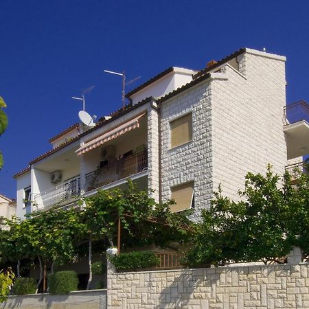 Apartments Juric Podstrana Luaran gambar