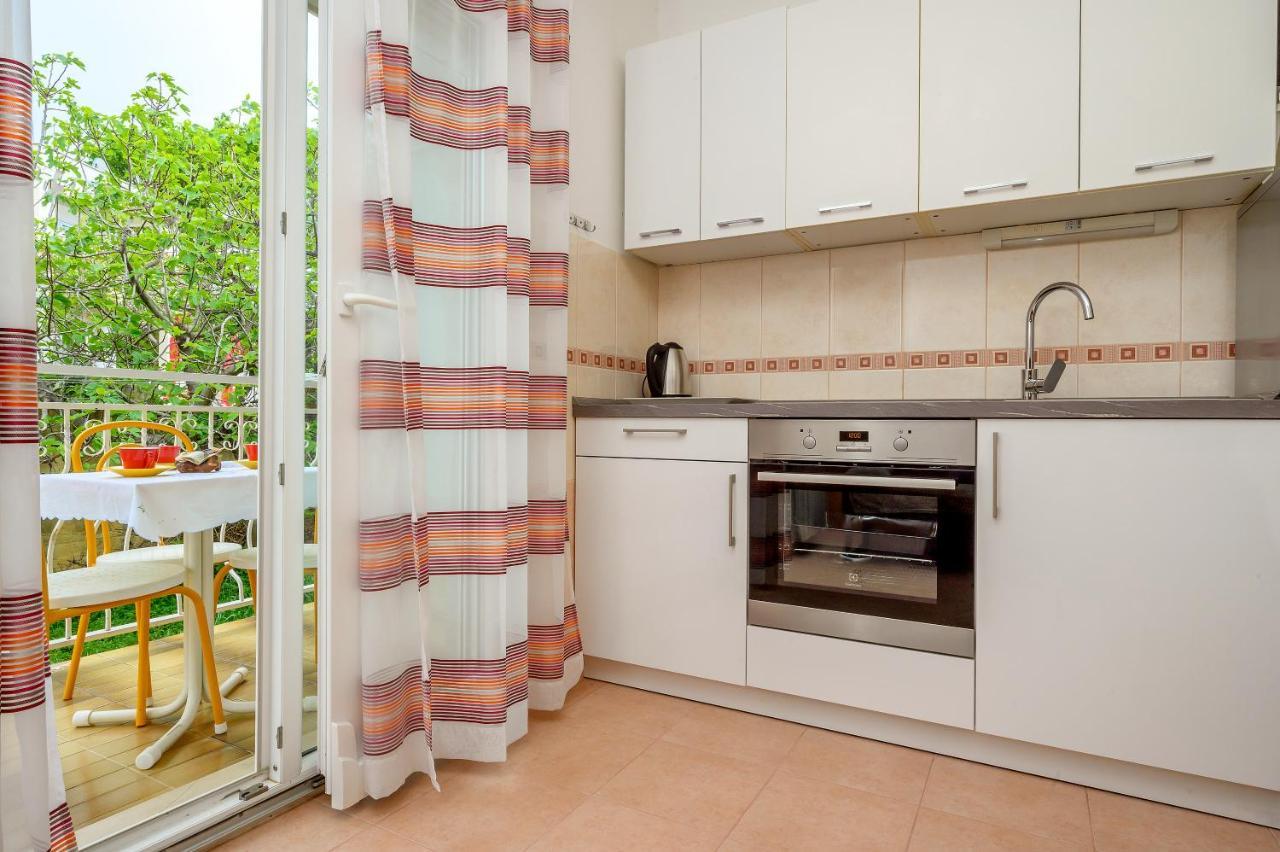 Apartments Juric Podstrana Luaran gambar