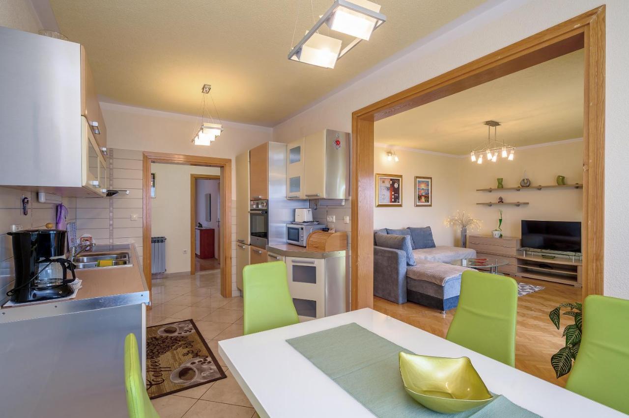 Apartments Juric Podstrana Luaran gambar