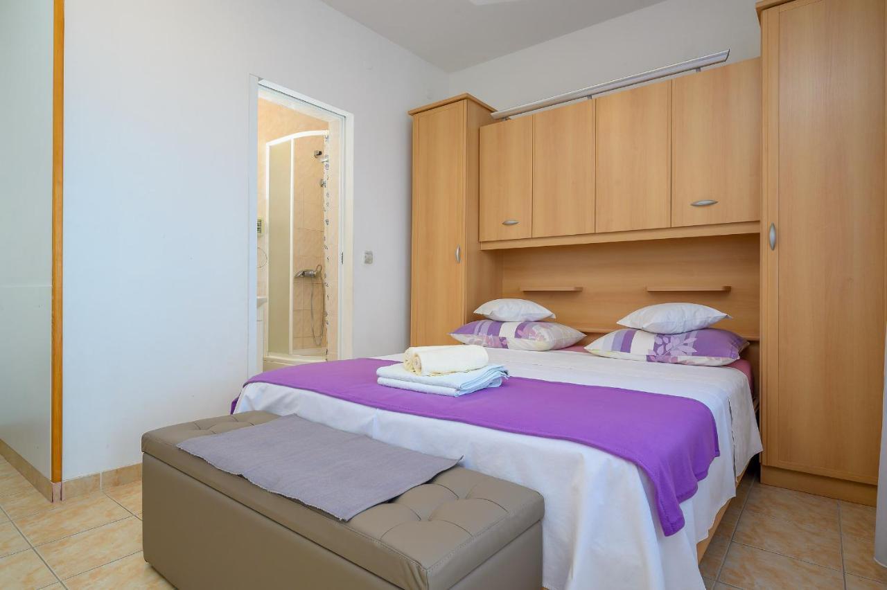 Apartments Juric Podstrana Luaran gambar
