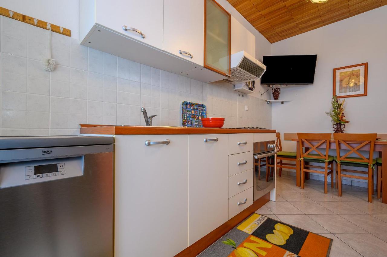 Apartments Juric Podstrana Luaran gambar
