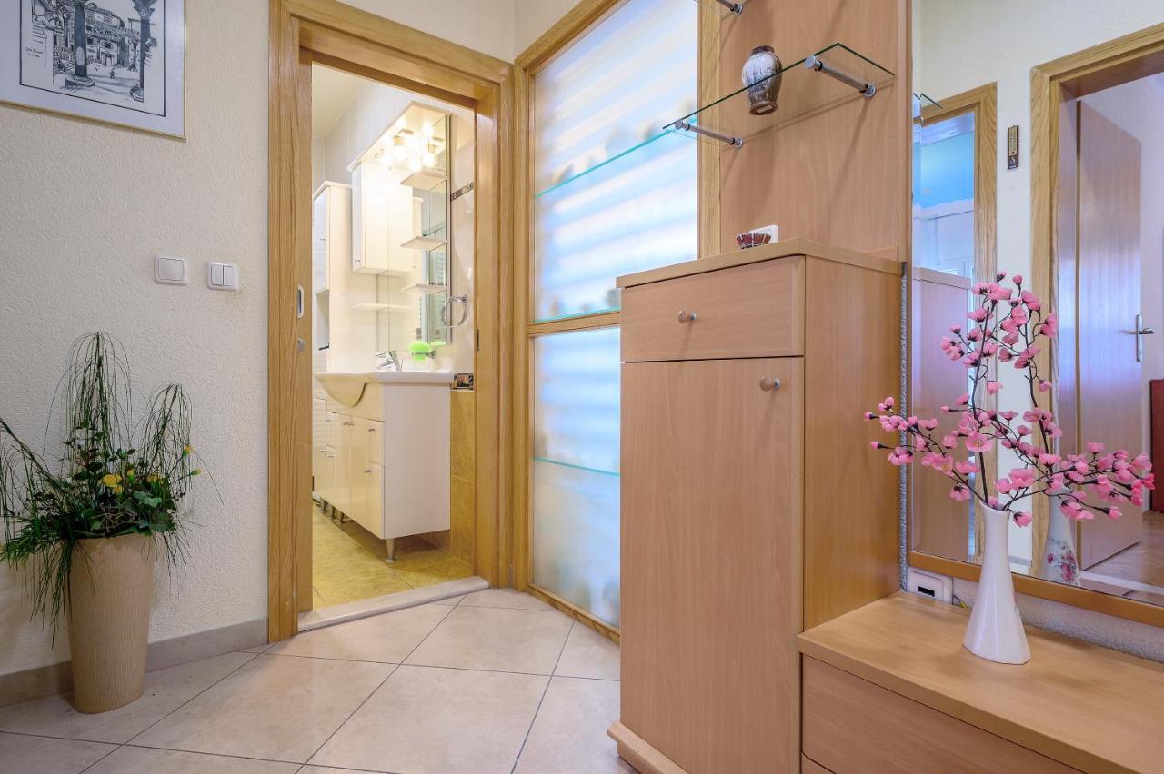 Apartments Juric Podstrana Luaran gambar