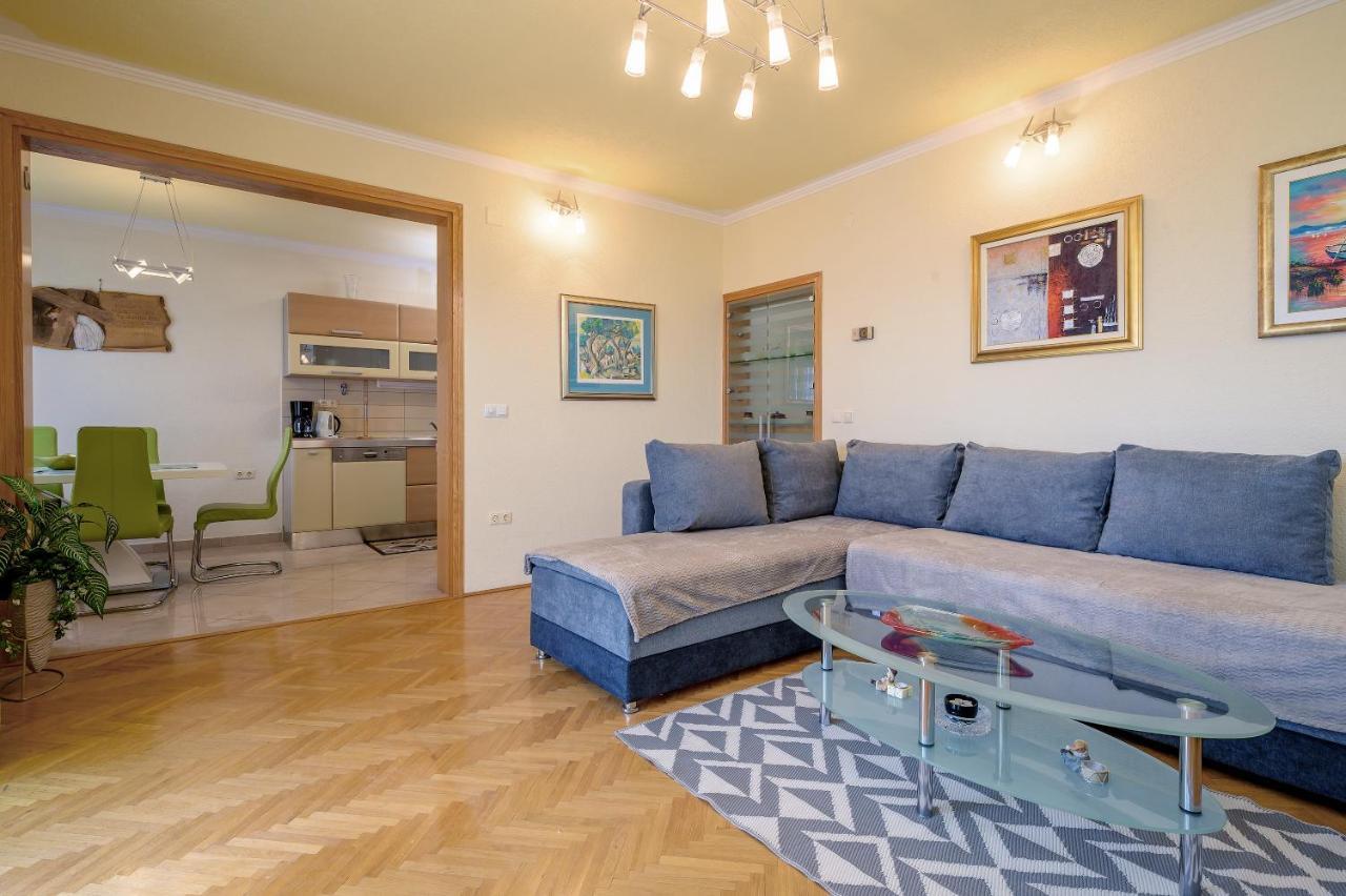 Apartments Juric Podstrana Luaran gambar