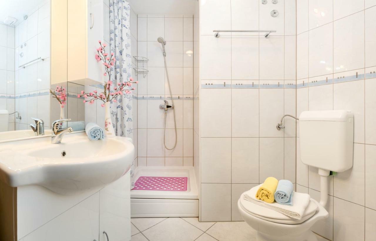 Apartments Juric Podstrana Luaran gambar